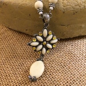 BOGO!White flower necklace